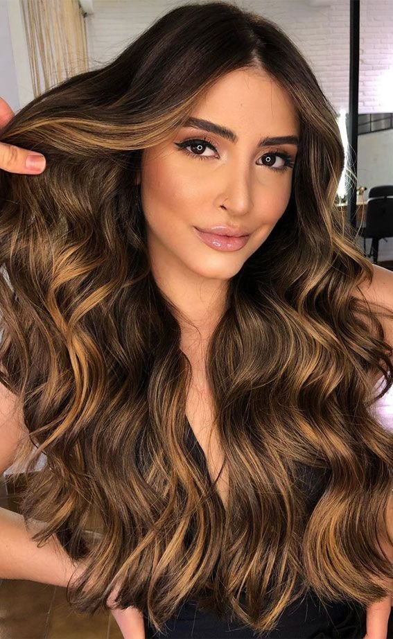 57 Cute Autumn Hair Colours and Hairstyles _ Golden Caramel Highlights